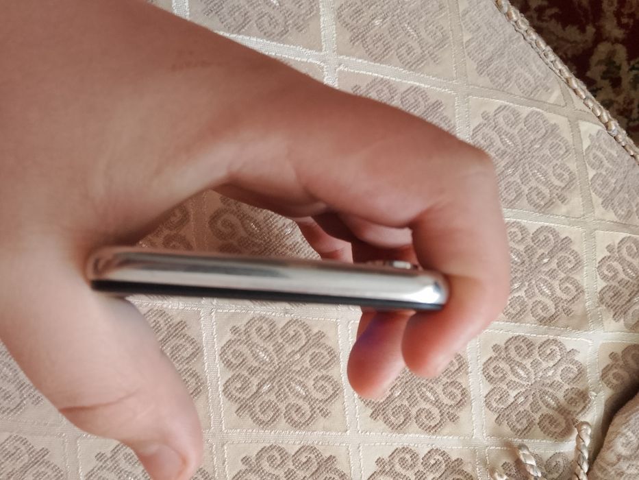 iPhone x в хорошем состоянии