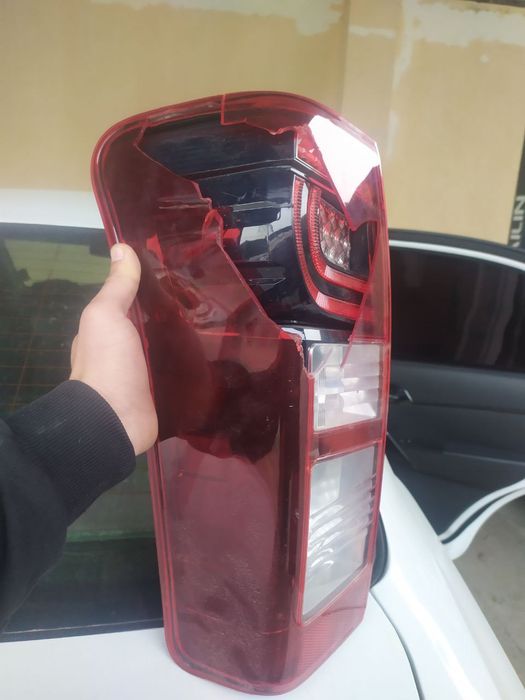 Продаю фару от ИСУЗУ D MAX