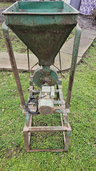 Фружомелка за млеке на зърно работи безупречно.