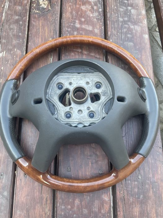 Оргинален волан за Мерцедес  S class W221