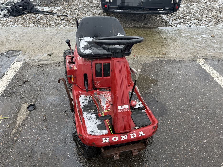 Vand tractoras de iarba honda