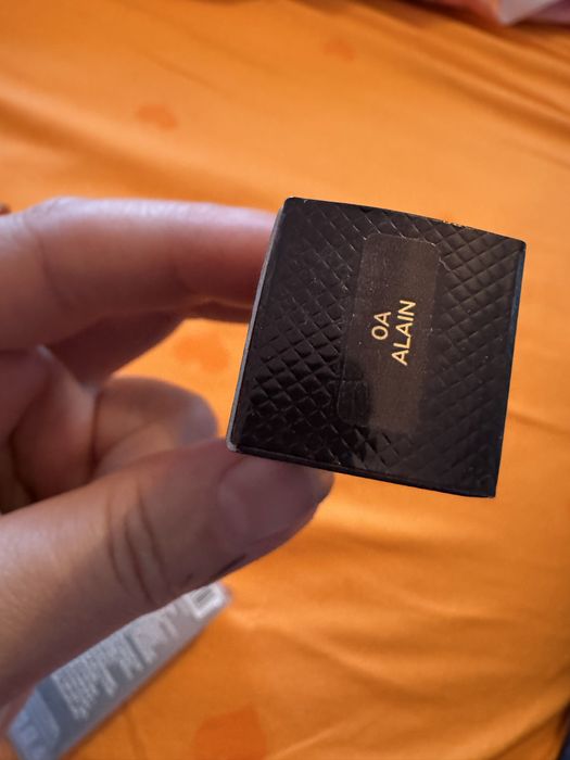 Vand diverse machiaje unele sunt noi unele sunt probate