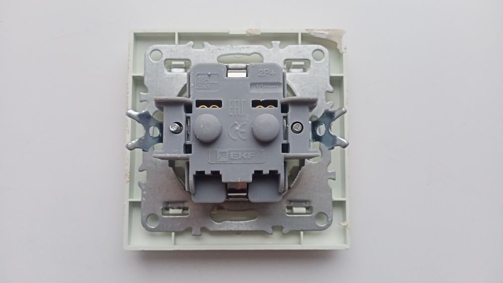 Розетка электрическая