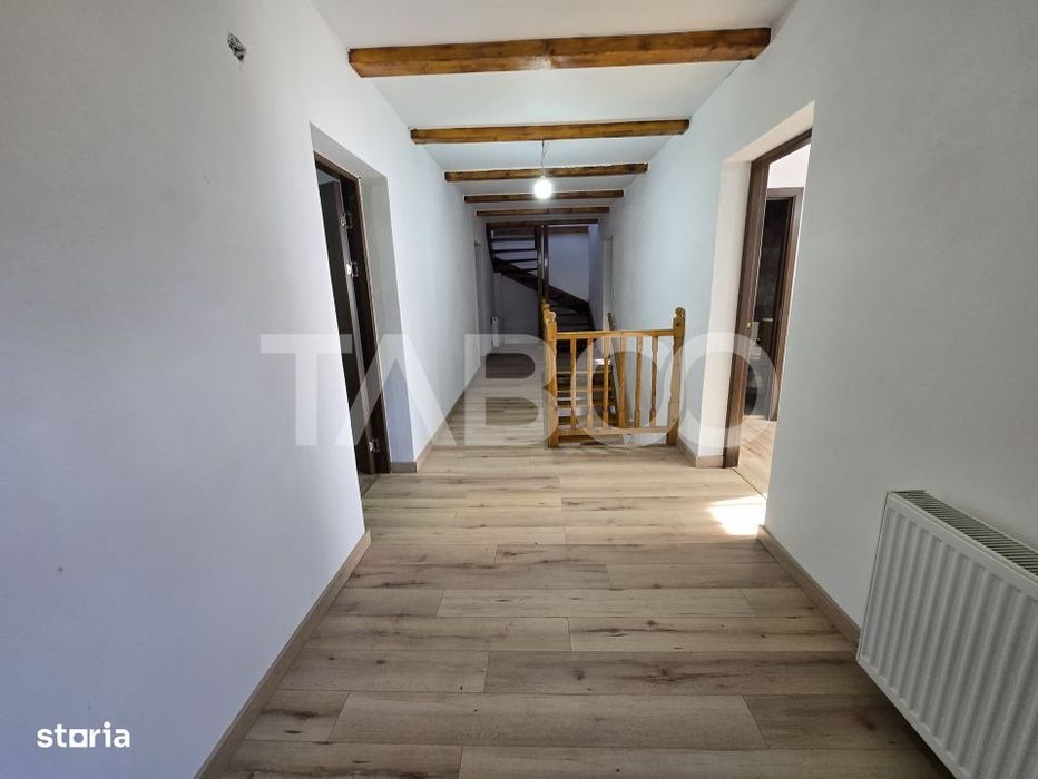 Casa de vacanta noua de vanzare 278 mp curte 855mp Valea Avrigului