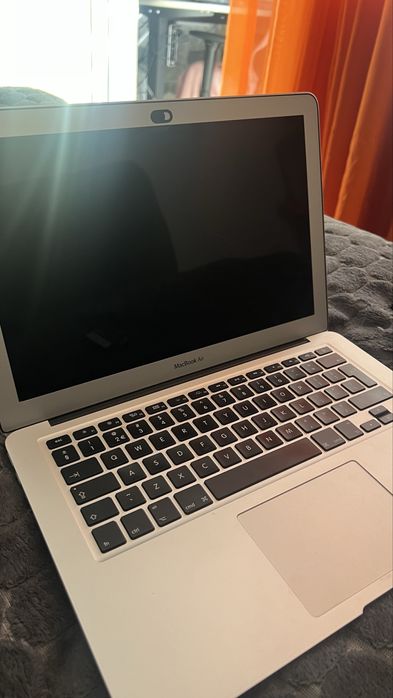Macbook Air 13 inch 2015