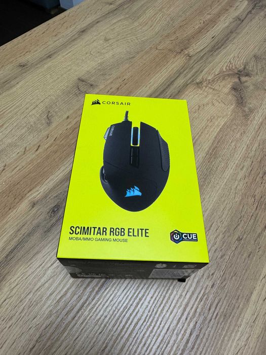 Vand mouse gaming corsair cu 12 butoane pe lateral- reglabile