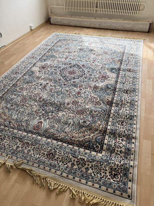 Кілем сатылады 2*3