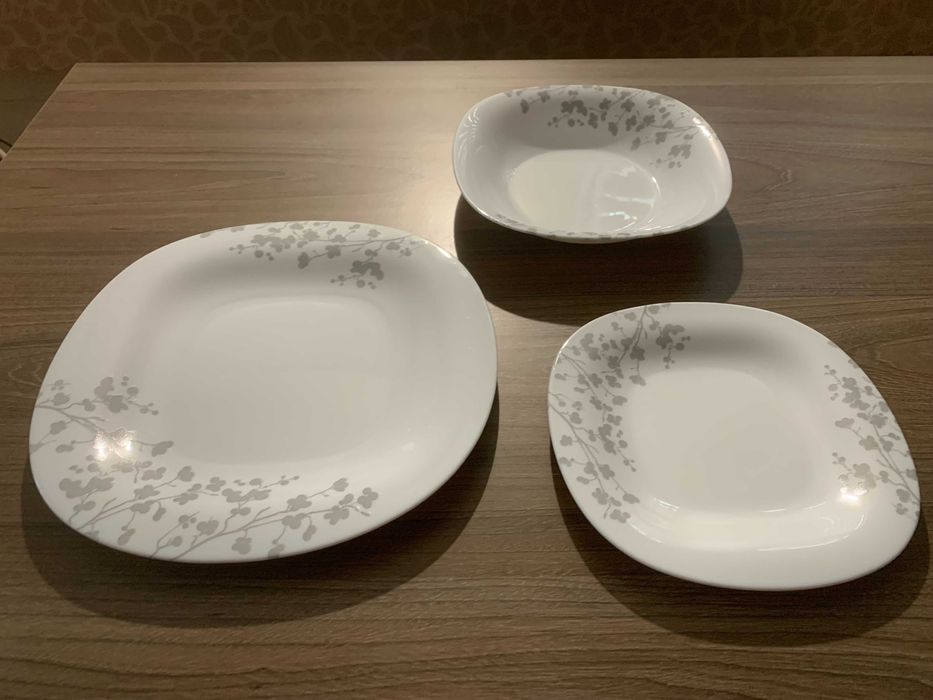 Чинии и плата порцеланови и стъклени от соца