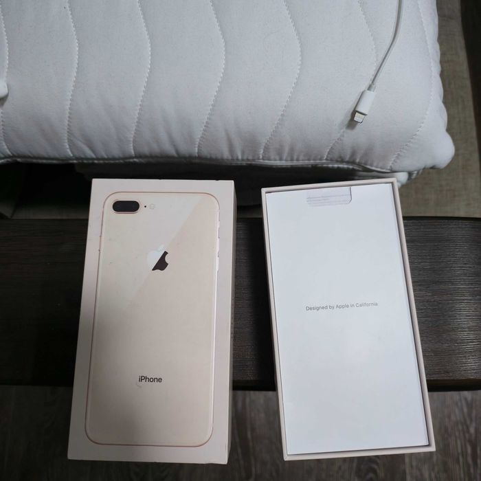 Продам Айфон 8 Плюс