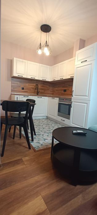 Дава се под наем Двустаен апартамент в Пловдив, Център - 60 кв.м за 648.21 € - Снимка #1