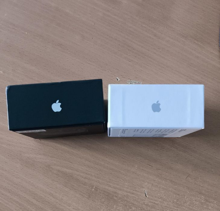 Наушник продаётся