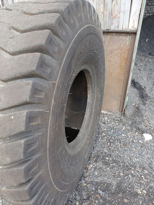 Шины на  23,5×25