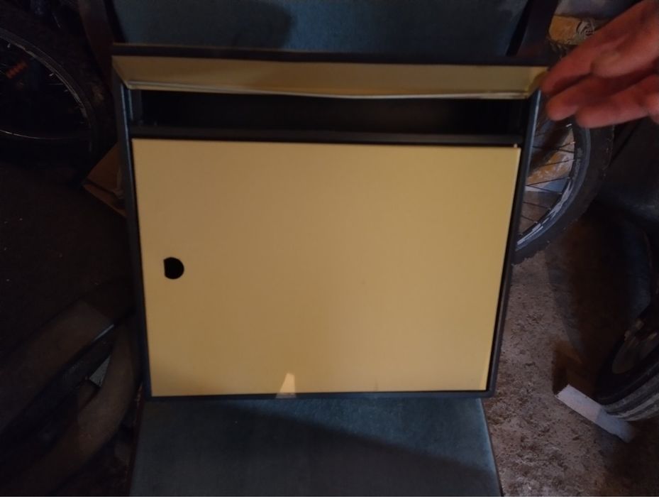 Нови метални пощенски кутии 33бр.