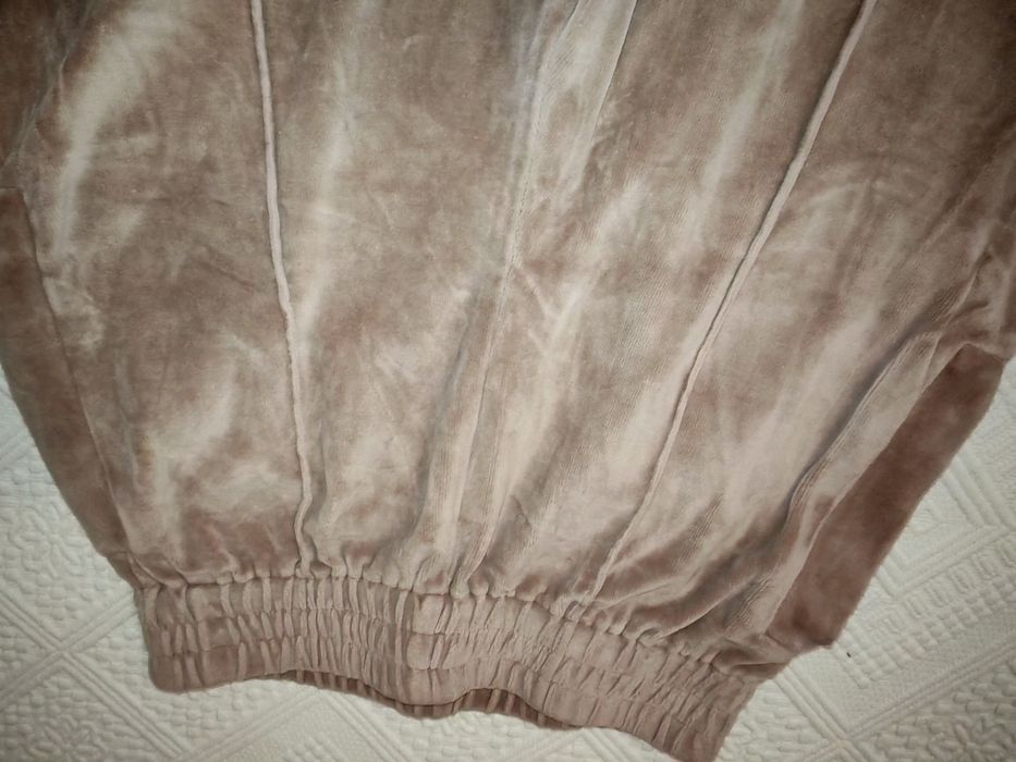 Pantaloni mărimea XS din catifea purtați de doua ori