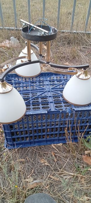 Люстра 3 рожка продам