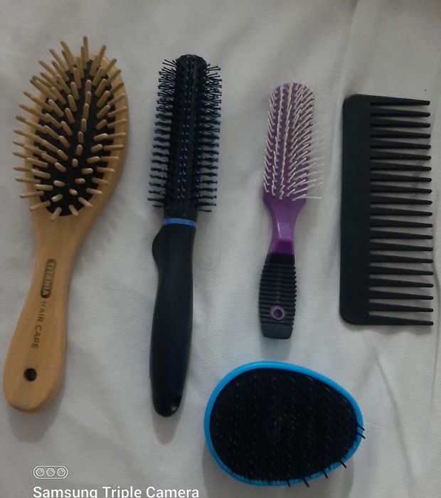 Расчески  в  отличном  состоянии