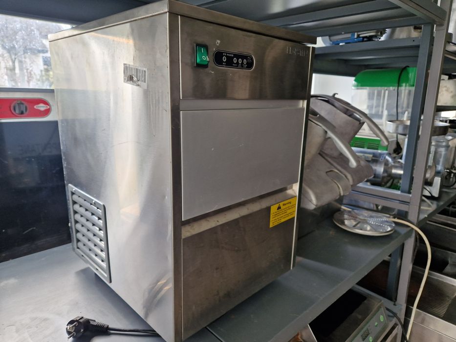 Mașina gheata inox, 50-60 kg pe zi, stare buna