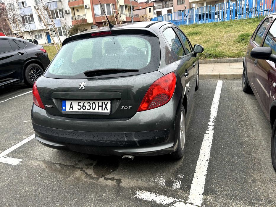 Продавам Peugeot 207
