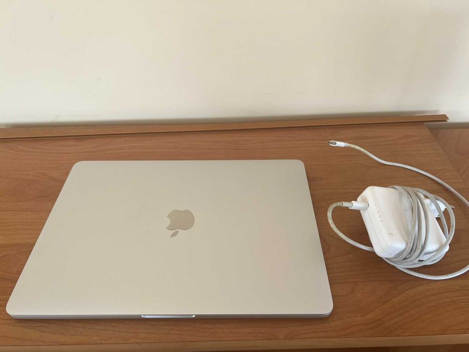 MacBook Pro 2017, Silver
