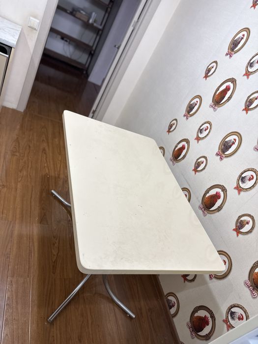 Кухонный стол, обеденный