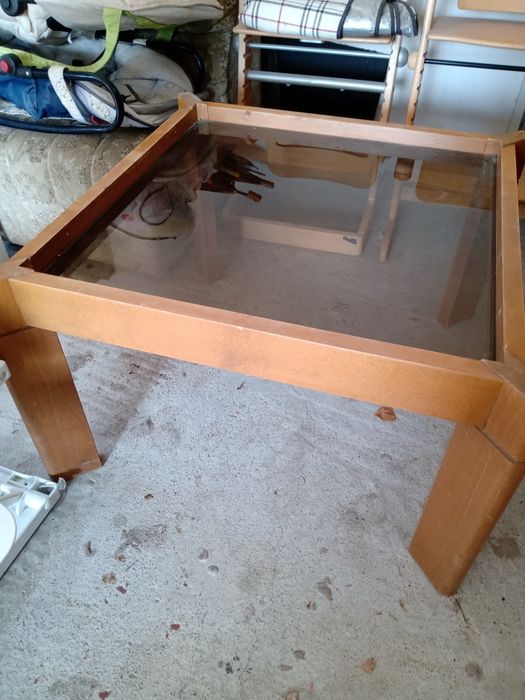 Măsuță cu blat de sticla