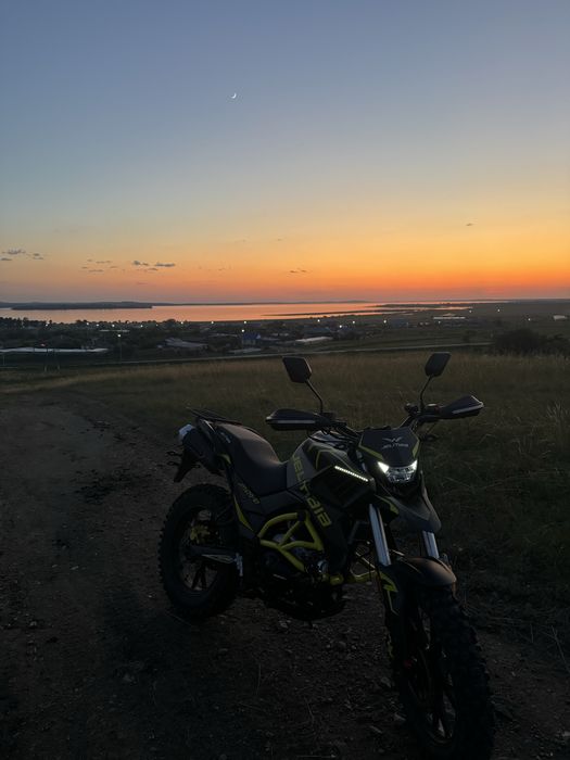 Продам мотоцикл 300кубов