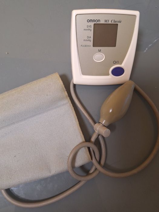 Електронен апарат за измерване на кръвно налягане ОМРОН