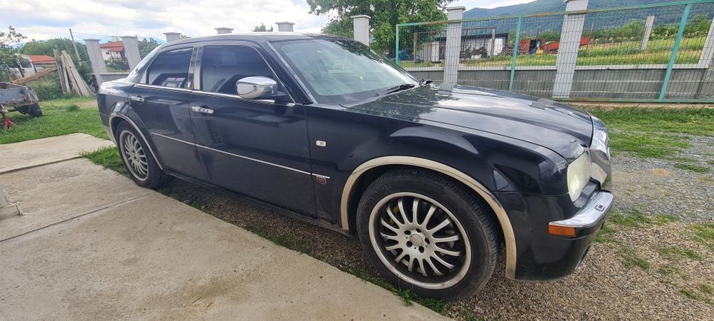 Chrysler 300C десен волан