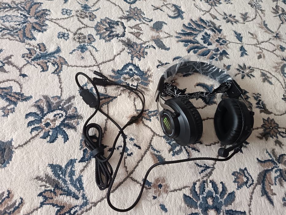 Casti gaming Monster cu leduri