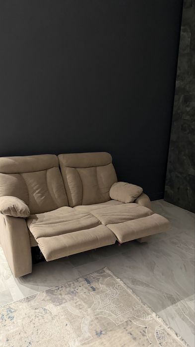 Диван с реклайнером