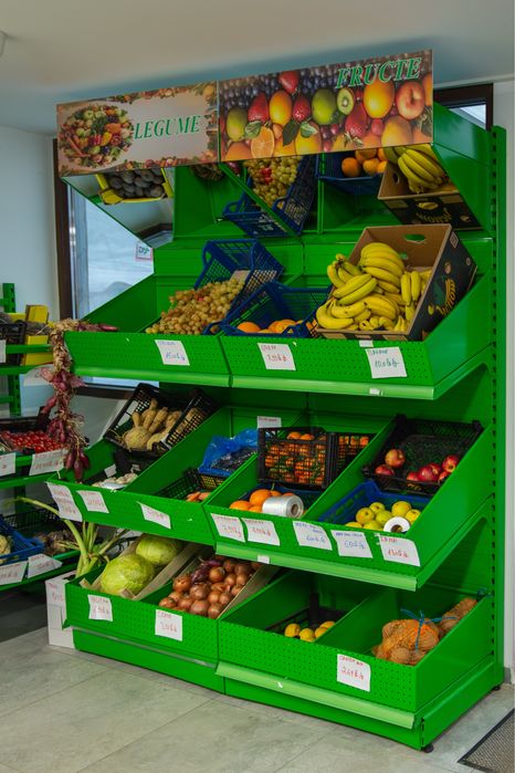 Rafturi legume fructe