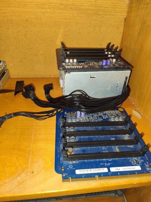 Vând tot ce se vede