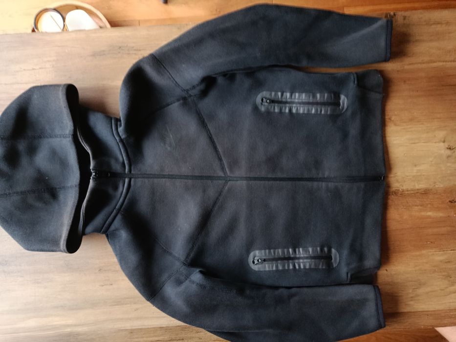 Vând Nike tech negru