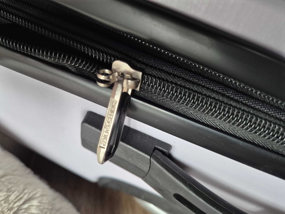 Samsonite куфари с размери 74х47х32 см