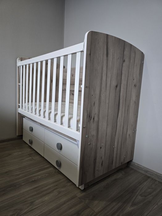 Бебешка кошара / легло с подвижна решетка на три нива в цвят