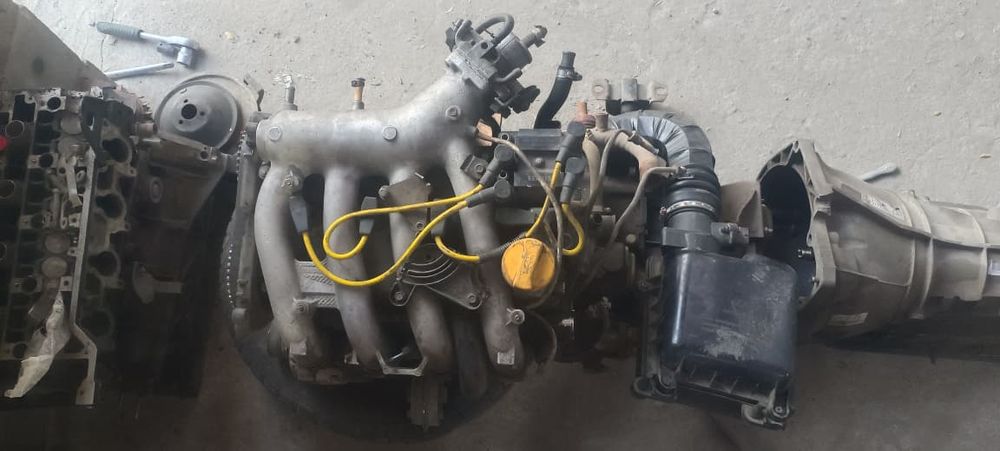 Продам Двигатель 16 клапанный в сборе с коробкой от ваз 2112
