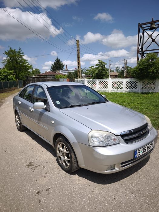 Vand Chevrolet Lacetti 1.6 Benzină – 2007 – Unic proprietar
Vând Chevrolet Lacetti, an fabricație 2007, motorizare 1.6 benzină, 109