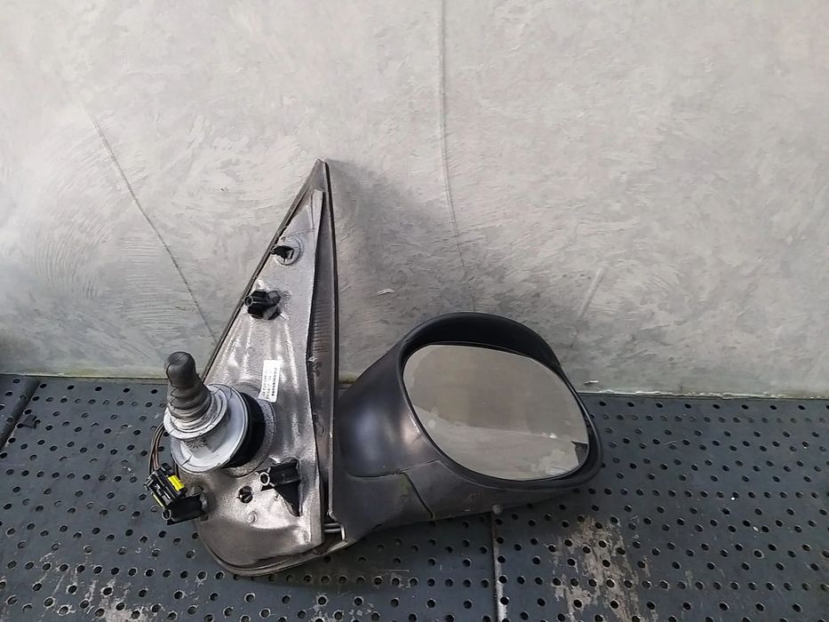 Oglinda manuala dreapta peugeot 206 96480972xt