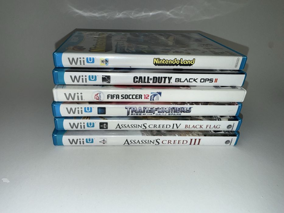 Nintendo Wii U cu extra controler si set de jocuri