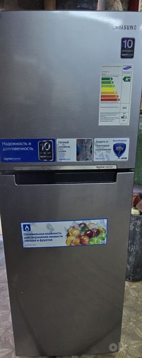 Холодильник Samsung