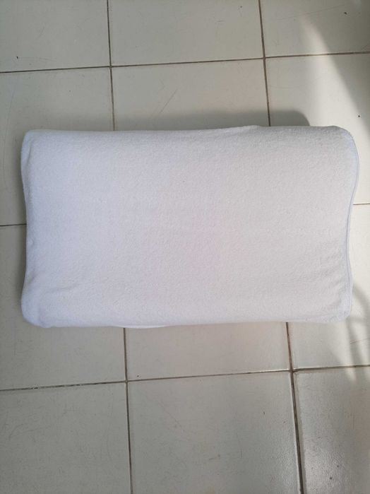 Мека подложка за повиване, олекотена завивка и възглавници за бебе