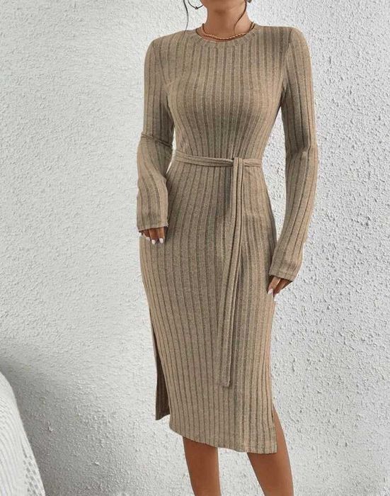 Дамска рокля с цепка