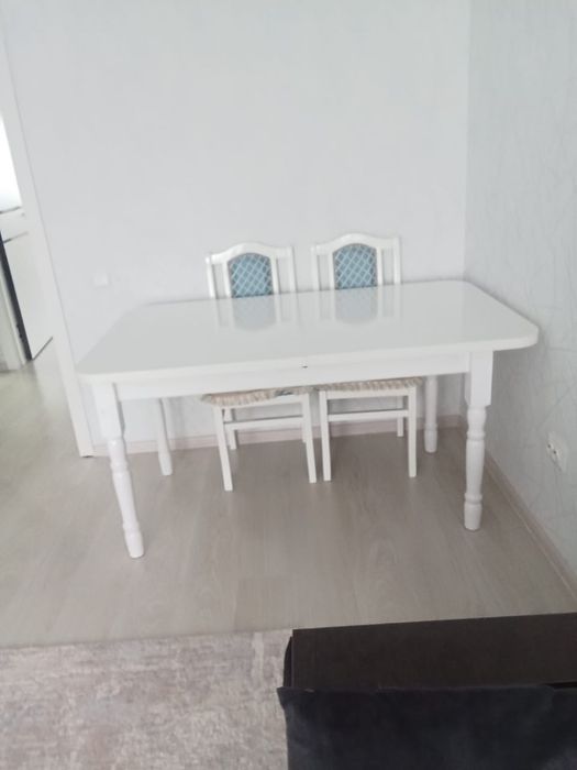 Продам стол и 6 стульев