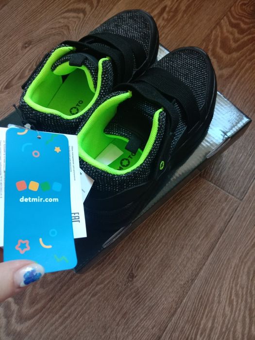 Новые кроссовки 35 размер