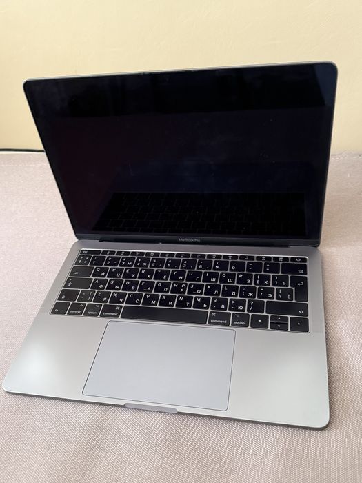 MacBook Pro 13 дюймов Space Grey