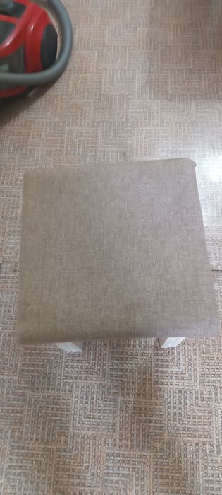 Стол и табуретки