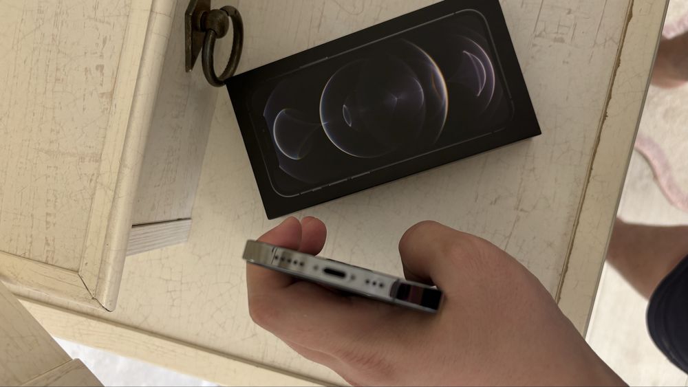 Продам iphone 12 pro