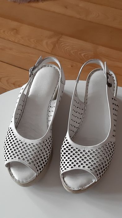 Намаление Дамски сандали и обувки естествена кожа