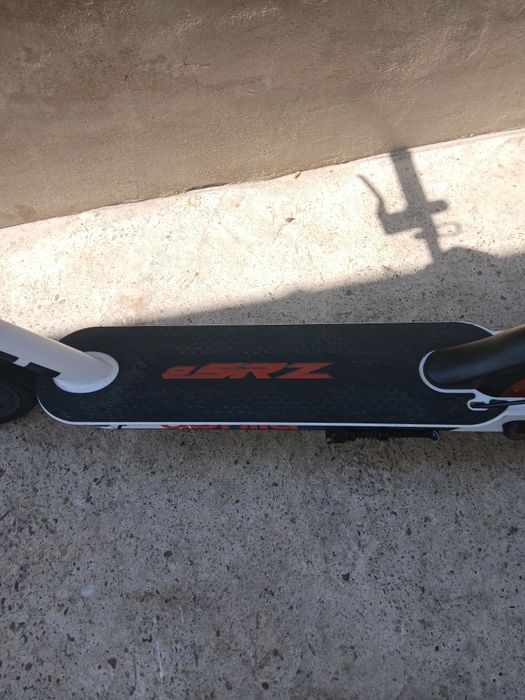 Trotinetă Electrică Aprilia, preț negociabil