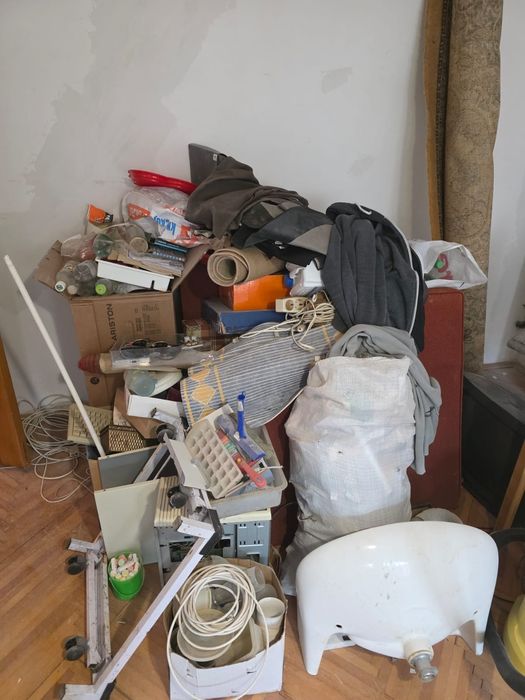 Debarasez moloz,gunoaie etc